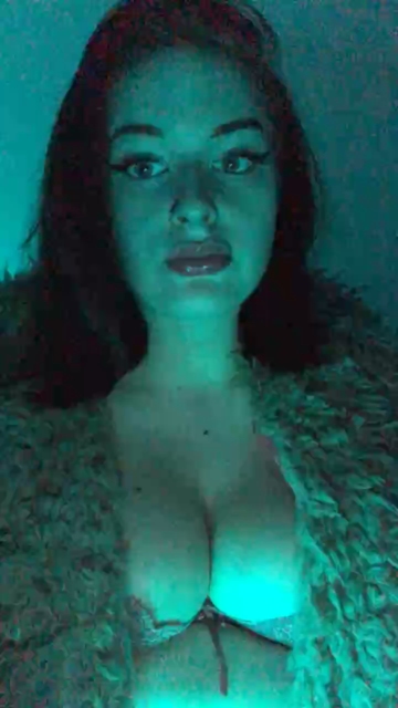 Emmisuchttg 01-09-2021 Topless 